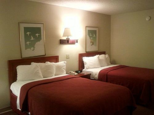 Hotel Quality - Danville East South Boston
