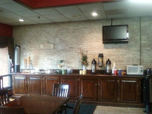 Quality - Danville East Hotel 2*
