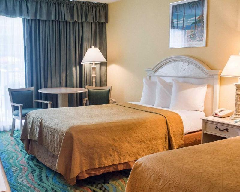 Quality - Danville East Hotel 2*