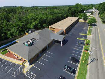 Hotel Quality - Danville East South Boston