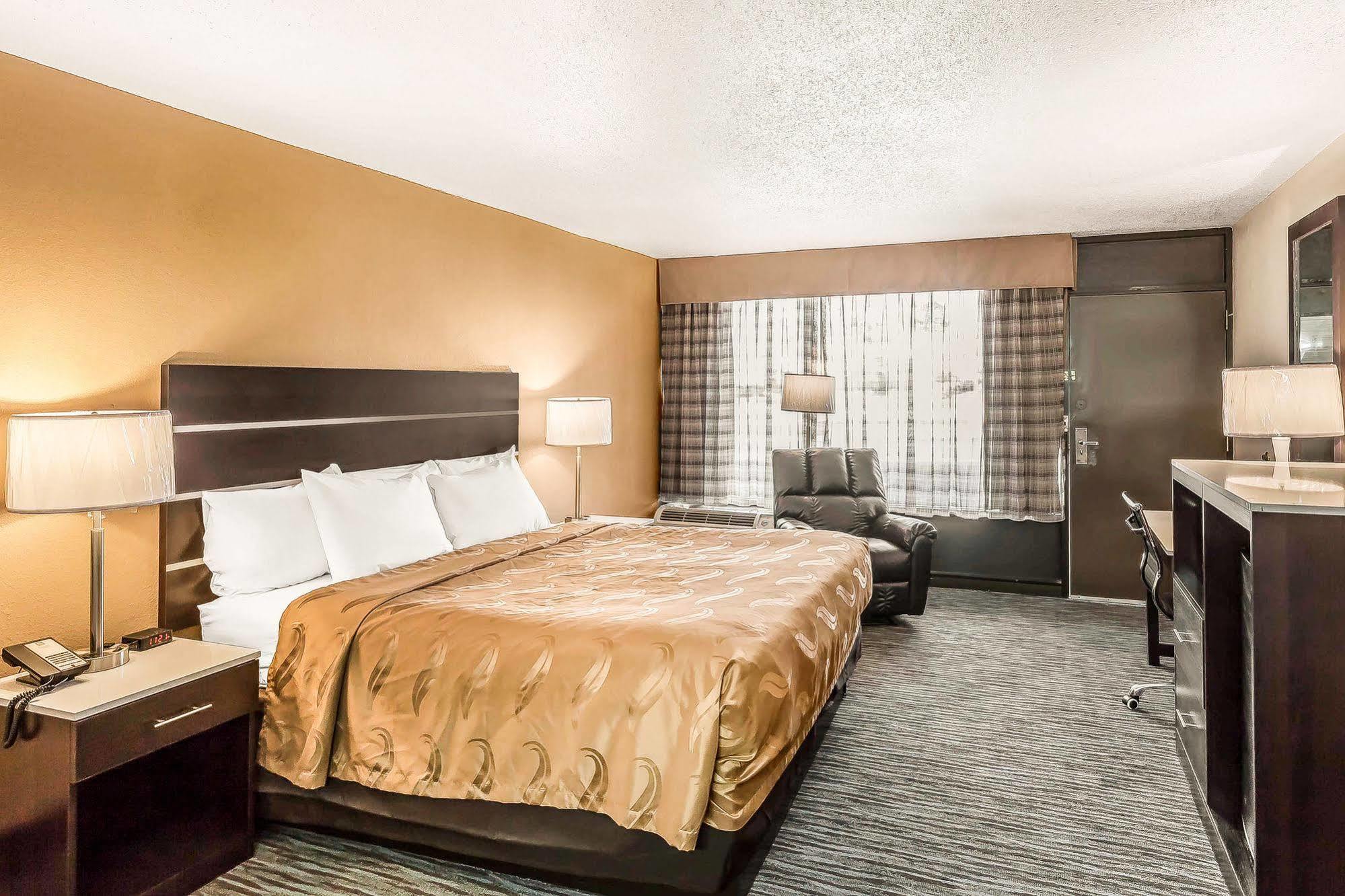 Quality - Danville East Hotel